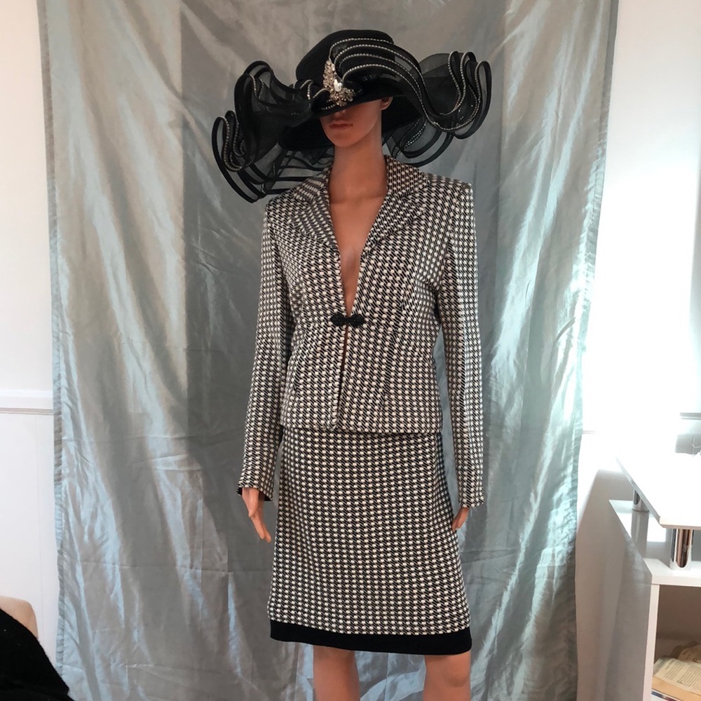 St John skirt set brand new